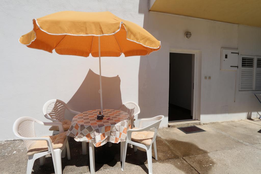 Apartments Antoneta Makarska Exterior photo
