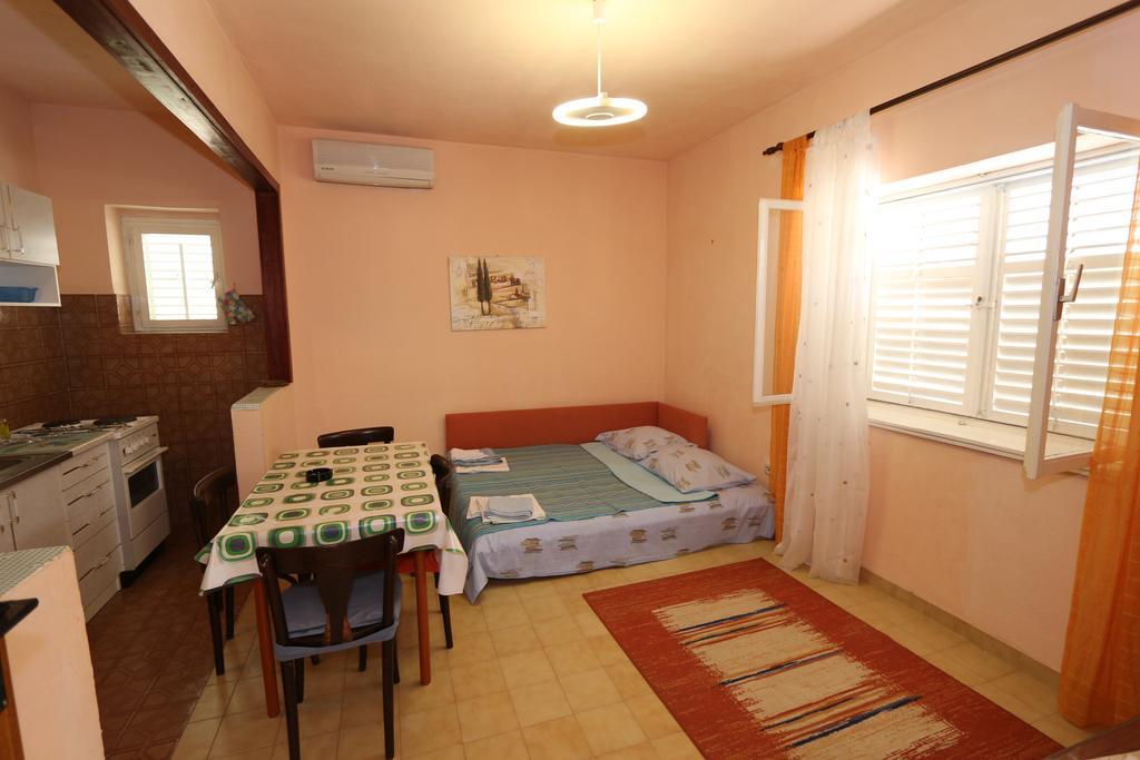 Apartments Antoneta Makarska Exterior photo