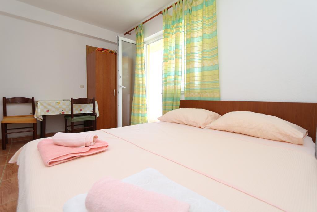 Apartments Antoneta Makarska Exterior photo